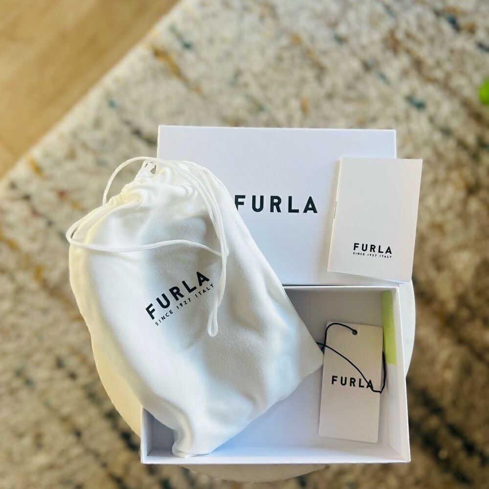FURLA Classic Credit Card Case Leather Wallet Wristlet, Black,‎ Wrist Strap, NWT - Picture 7 of 16